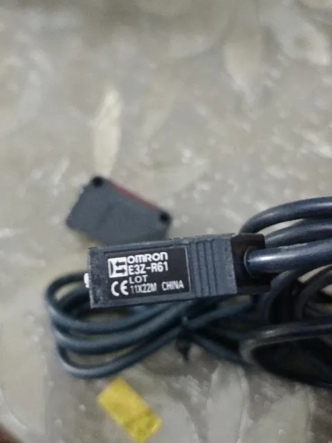 OMRON E3Z-R81 / E3Z-R61 Industrial Sensor product photo 3
