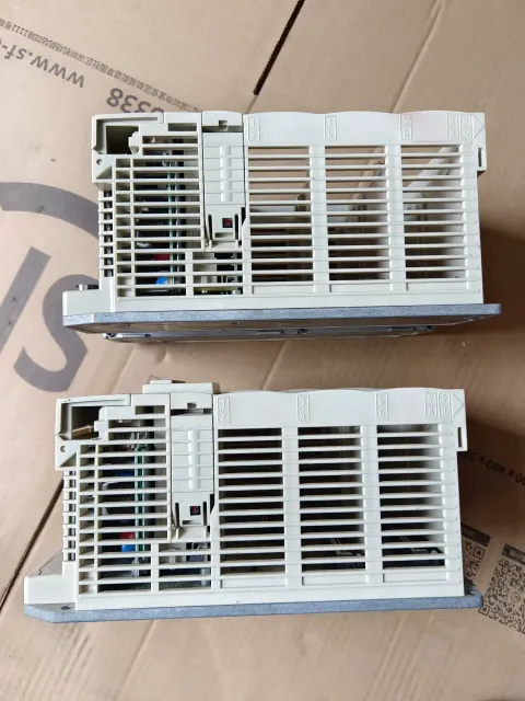 Schneider Electric TSX3721001 / TSX3722001 PLC Module product photo 4