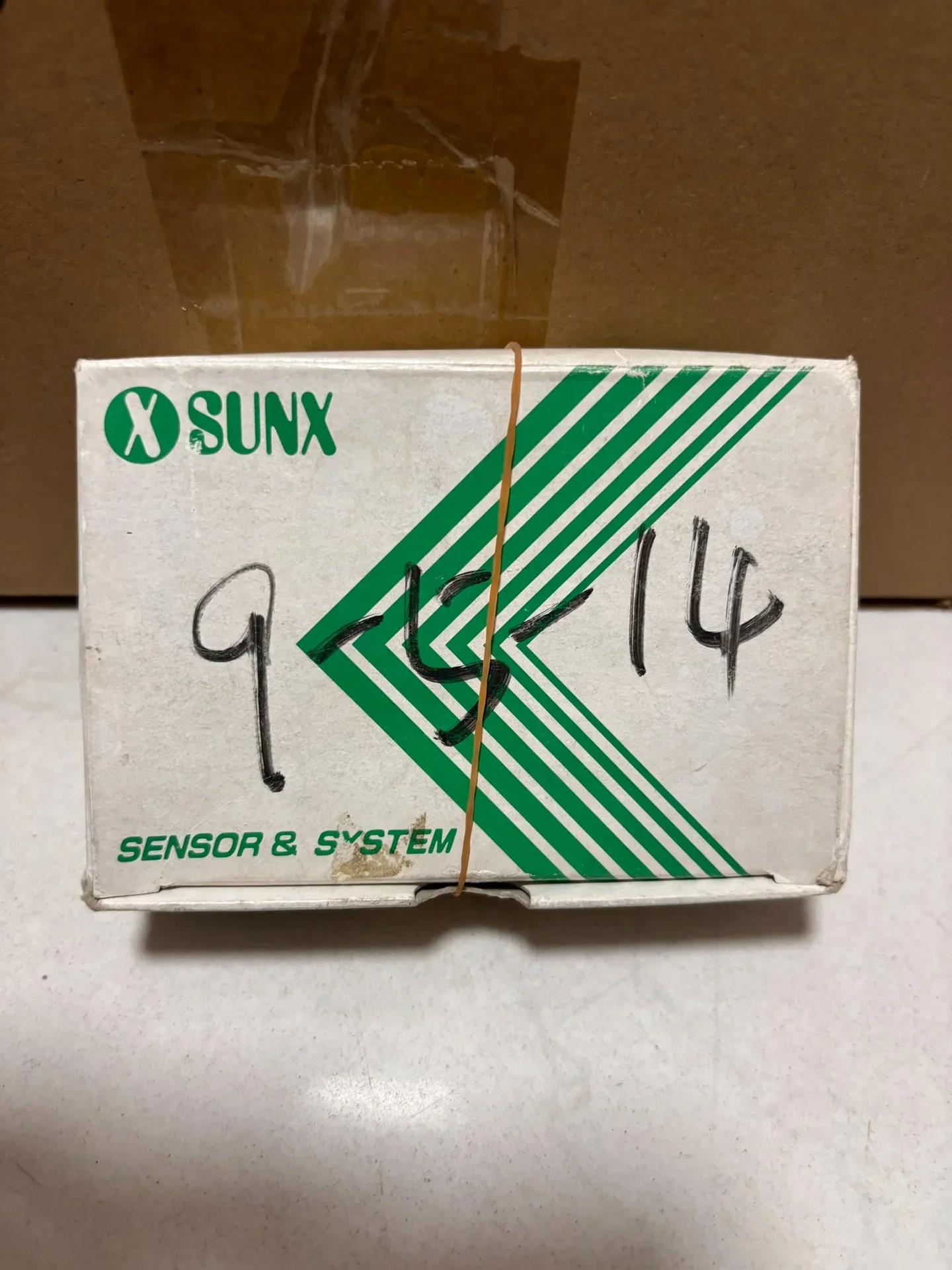 SUNX SU-7 Industrial Sensor product photo 1