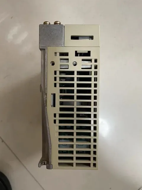 Yaskawa SGDM-01ADA Motor & Drive Component product photo 3