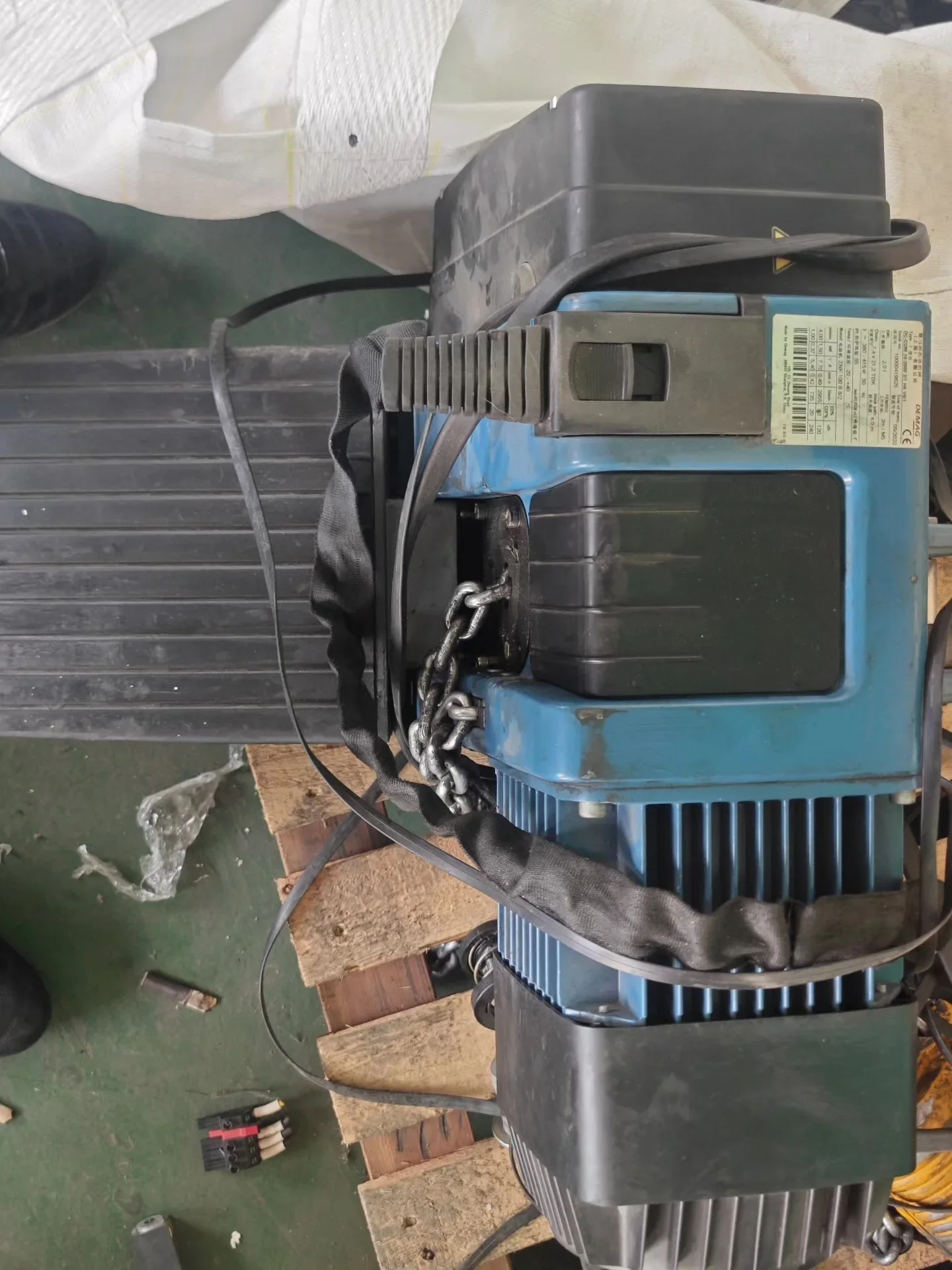 Demag DC-COM 10-2000 2/1 H4 V4/1 / ZNK 100 B 8/2 Motor & Drive Component product photo 1