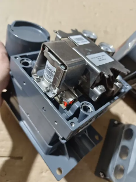 Fisher DVC6020 Industrial Automation Component product photo 7