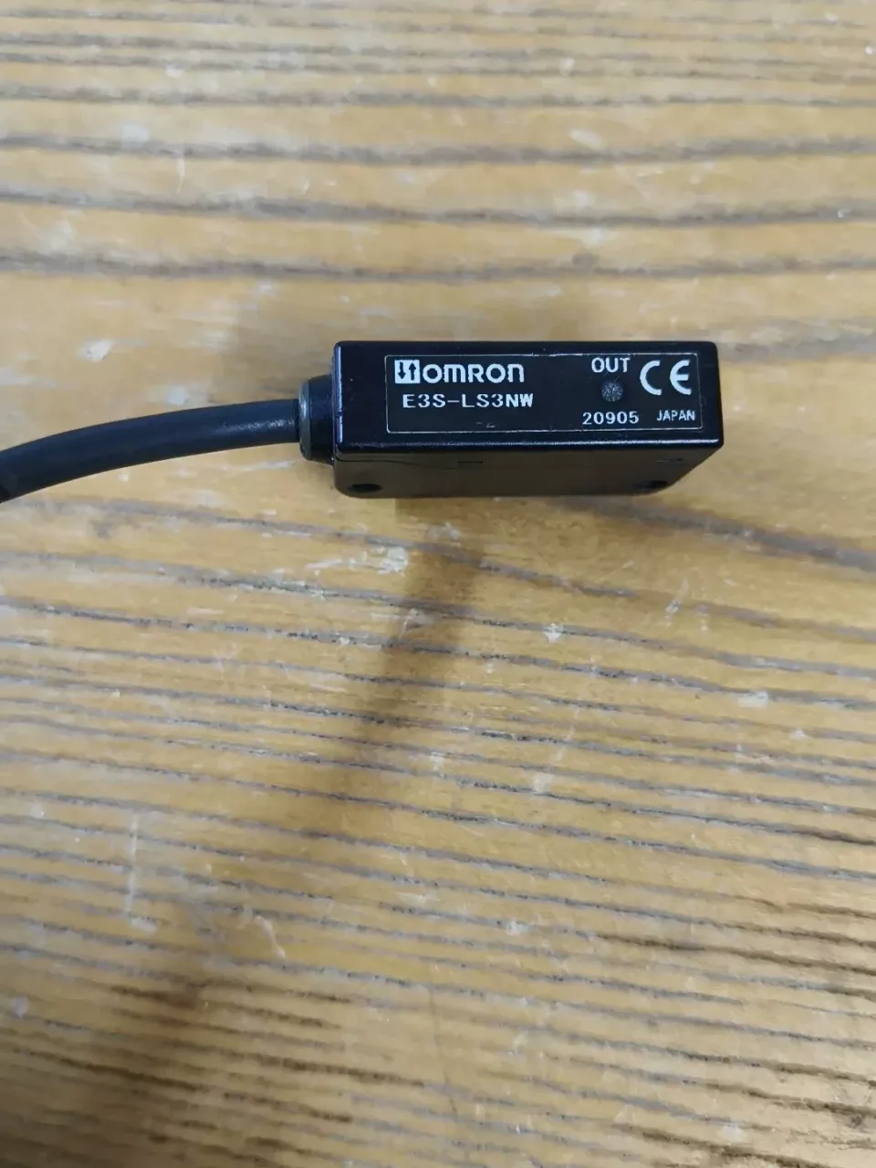 Omron E3S-LS3NW Industrial Sensor product photo 1
