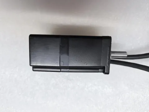 Yaskawa SGMAV-01ADA21 Motor & Drive Component — product photo 4 of 14