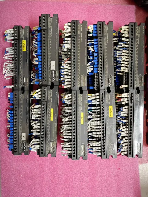 Mitsubishi Electric AJ65SBTB1-32D I/O Module — product photo 47 of 50