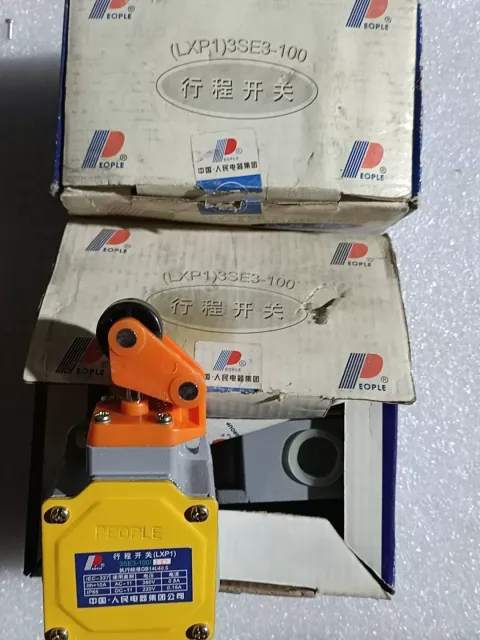 PEOPLE / 中国人民电器集团 LXP1 3SE3-100 Industrial Sensor — product photo 3 of 5