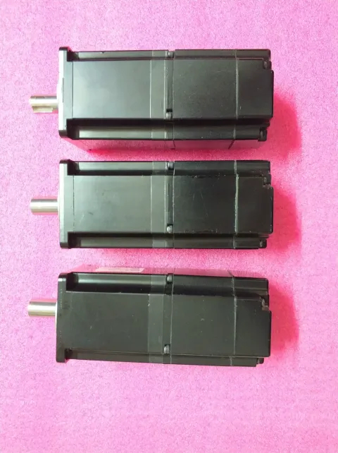 Yaskawa SGMJV-04A3A6C Motor & Drive Component — product photo 10 of 16
