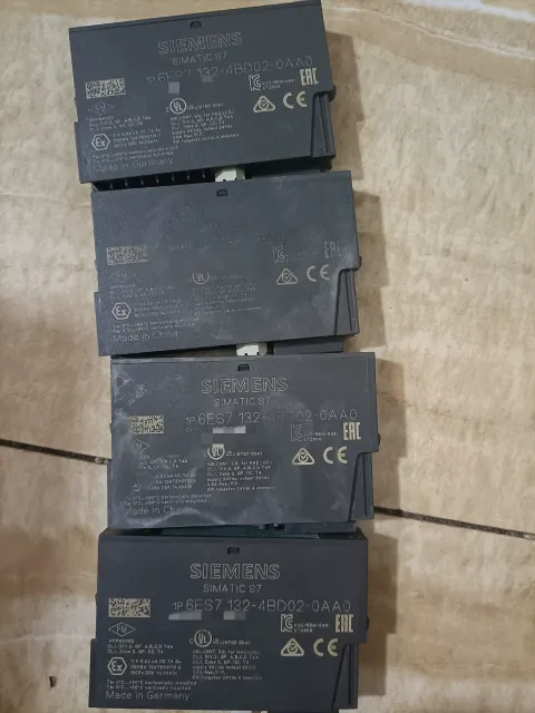 Siemens 6ES7132-4BD02-0AA0 Industrial Automation Component — product photo 4 of 5