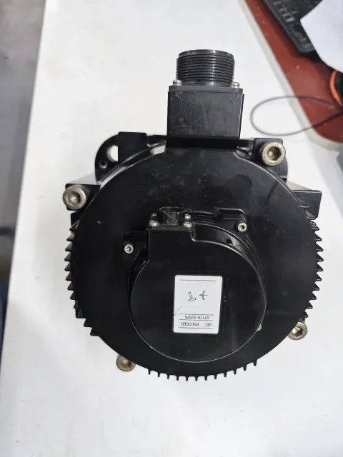 Yaskawa SGDV-200A01A002000 + SGMGV-30ADC61 Motor & Drive Component — product photo 2 of 23