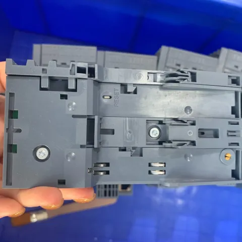 Siemens 6ES7155-6AU01-0BN0 Industrial Automation Component — product photo 2 of 12