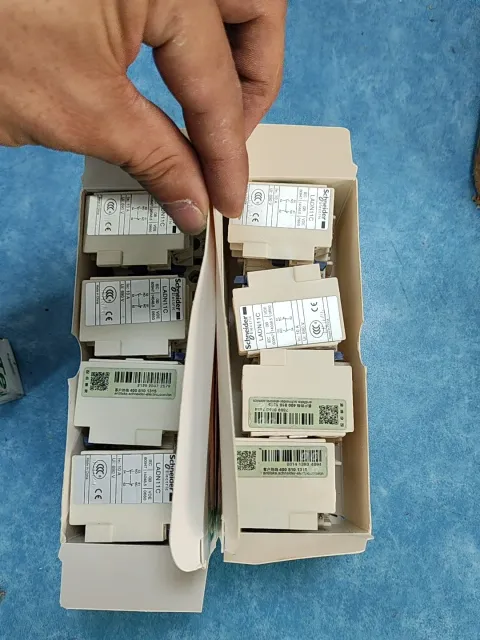 Schneider Electric LADN11C Industrial Automation Component — product photo 7 of 11