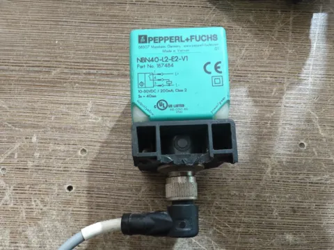 Pepperl+Fuchs NBN40-L2-E2-V1 / 187484 Industrial Sensor product photo 2