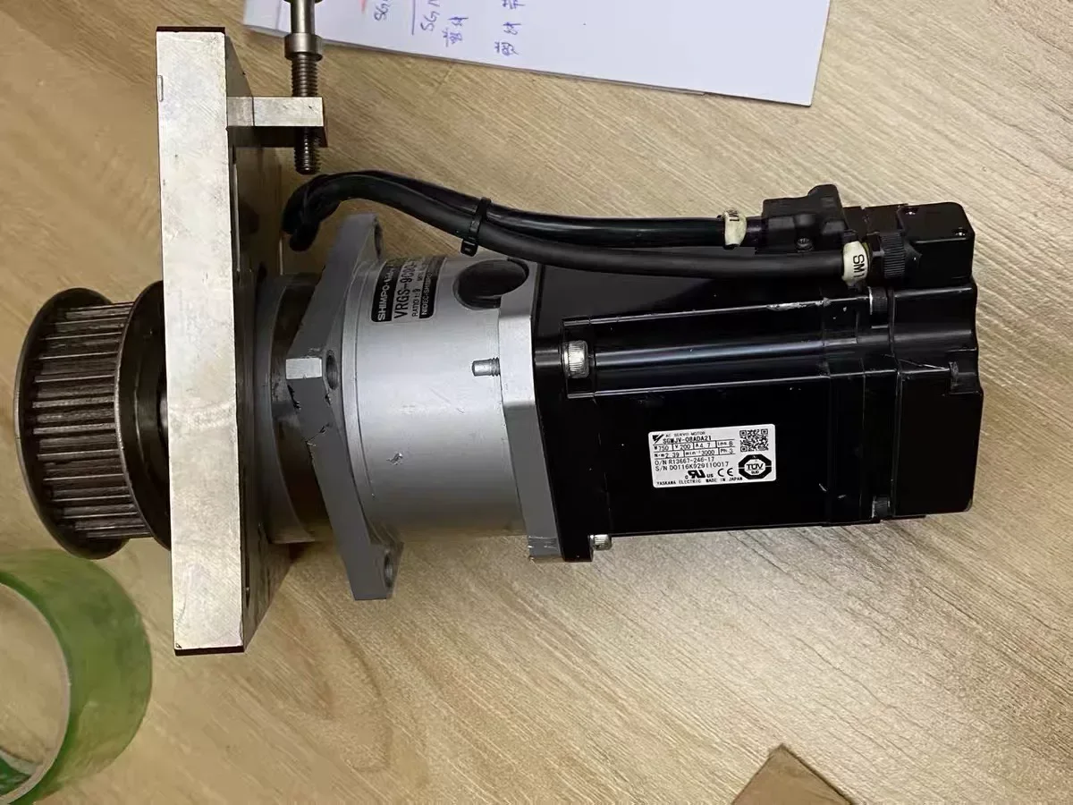 Yaskawa + Nidec-Shimpo SGMJV-08ADA21 + VRGS-9C90-750 Motor & Drive Component product photo 1
