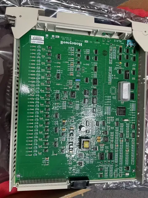 Honeywell MC-PAIH03 I/O Module product photo 1