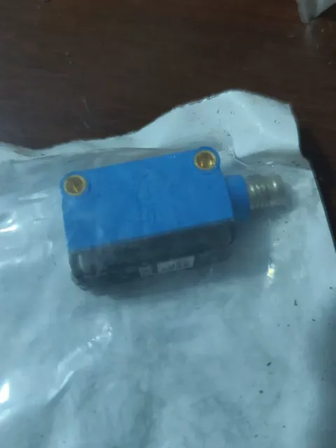 SICK GL6-P4211 / 1059241 Industrial Sensor product photo 2