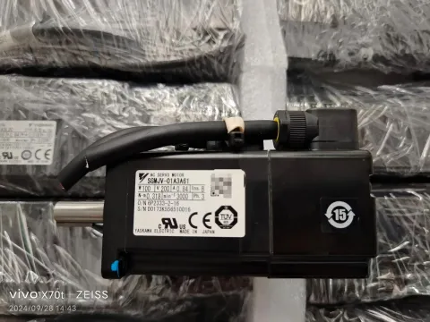 Yaskawa SGMJV-01A3A61 Motor & Drive Component — product photo 5 of 8
