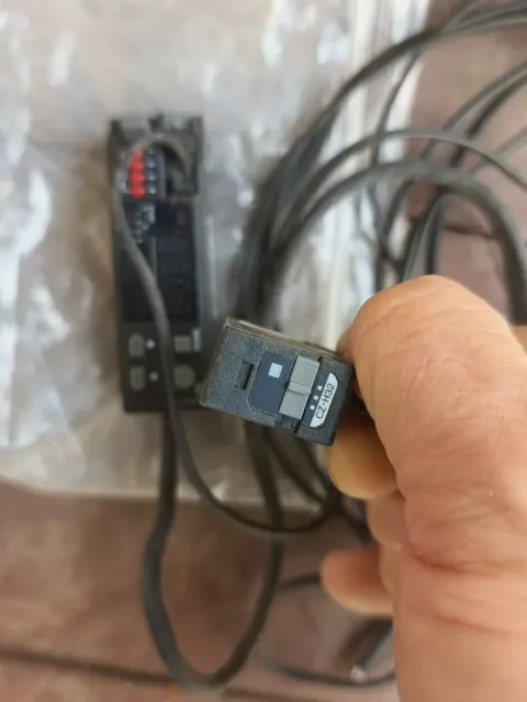 KEYENCE CZ-V21A; CZ-H32 Industrial Sensor product photo 4