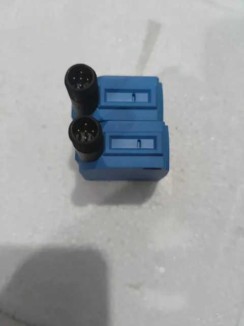 SICK WTT12L-B2542 / 1072636 Industrial Sensor product photo 4