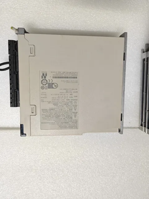 Yaskawa SGD7S-2R8A10A002 Motor & Drive Component — product photo 5 of 13