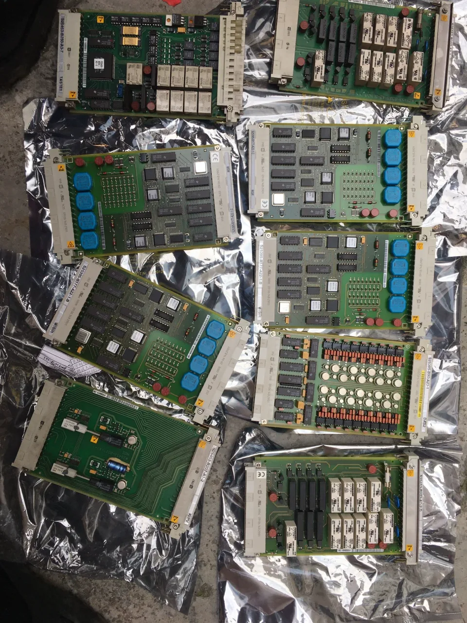 Siemens S25395-B177-A22-1.B Industrial Control Board product photo 1
