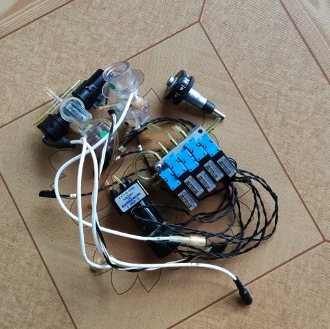 AIRTROL / PNEUTRONICS V-4104-7 / SR817-3-PV-24R / 980-000300-019 Industrial Automation Component product photo 1