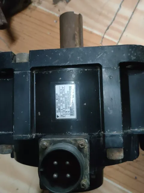 Yaskawa SGMGV-30ADC61 Motor & Drive Component — product photo 19 of 37