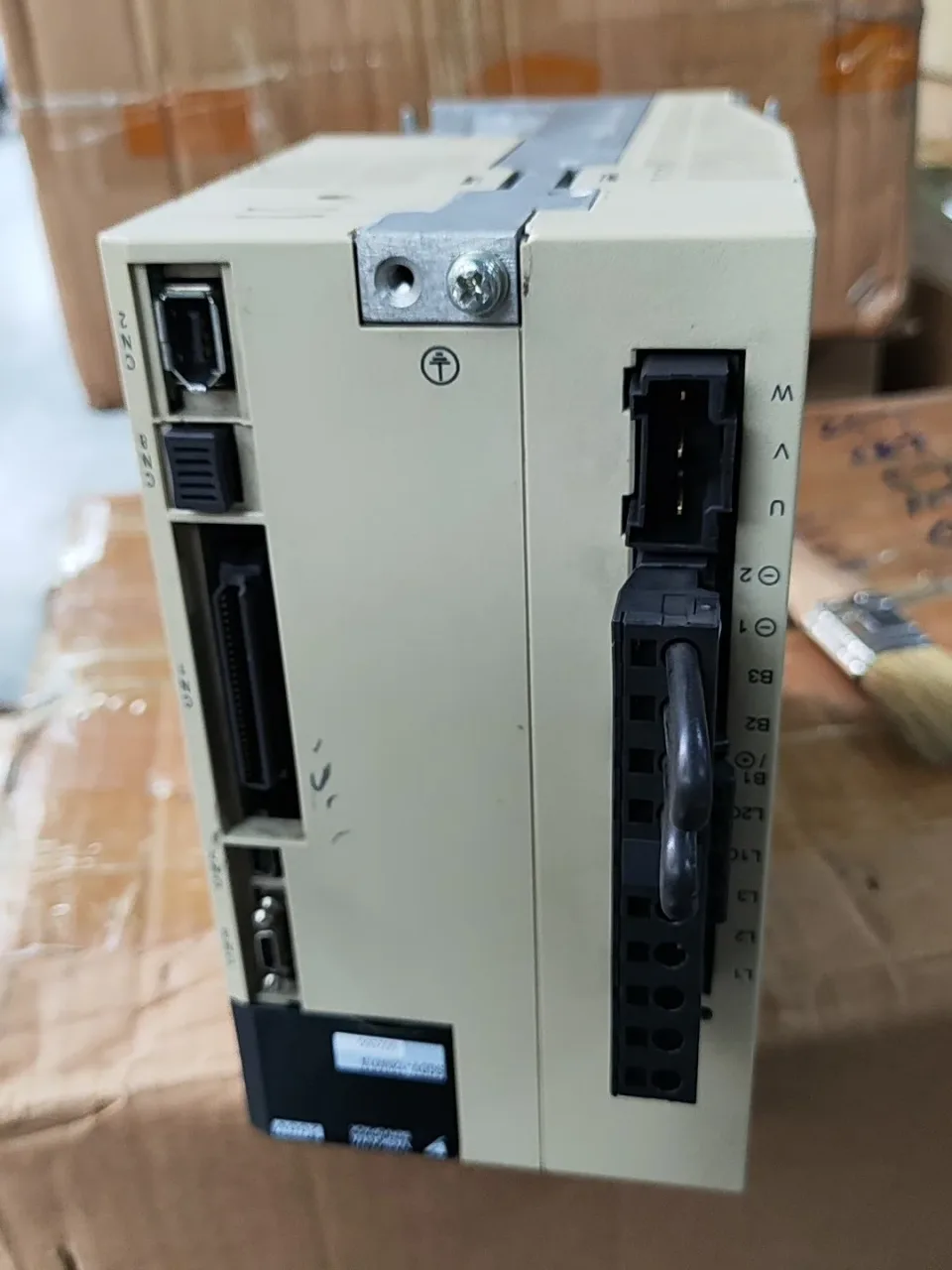 Yaskawa SGDV-120A01A002000 Motor & Drive Component product photo 1