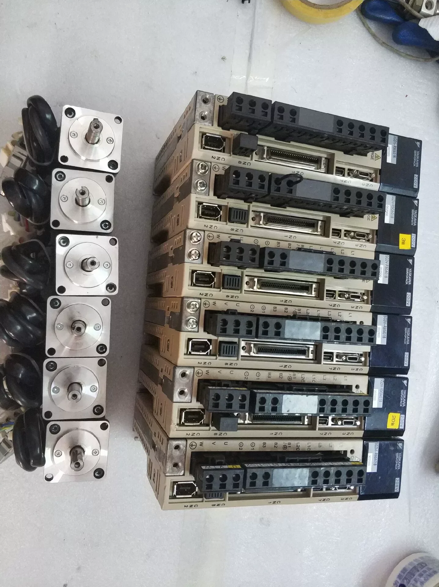 White Label SGDV-R90A01B002000 + SGMJV-01ADE6S Motor & Drive Component product photo 1