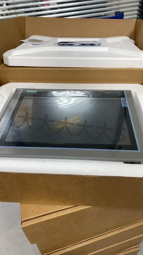 Siemens 6AV2124-0MC01-0AX0 Industrial Automation Component — product photo 4 of 23