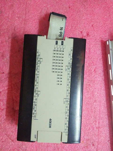 OMRON CPM1A-40EDR PLC Module — product photo 3 of 4
