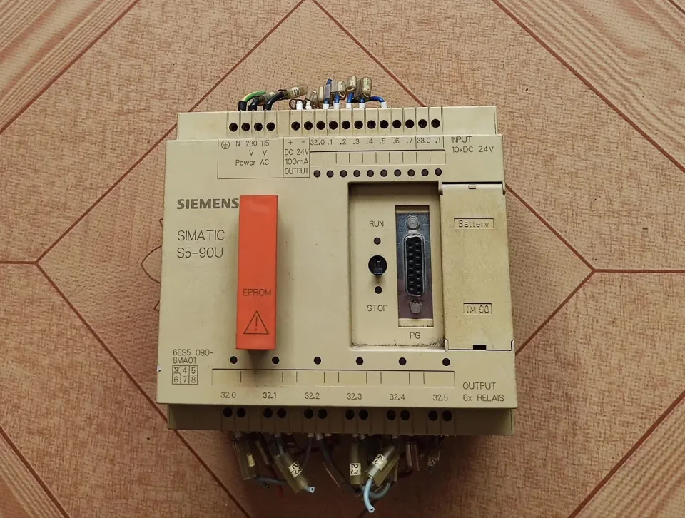 Siemens 6ES5 090-8MA01 PLC Module product photo 1