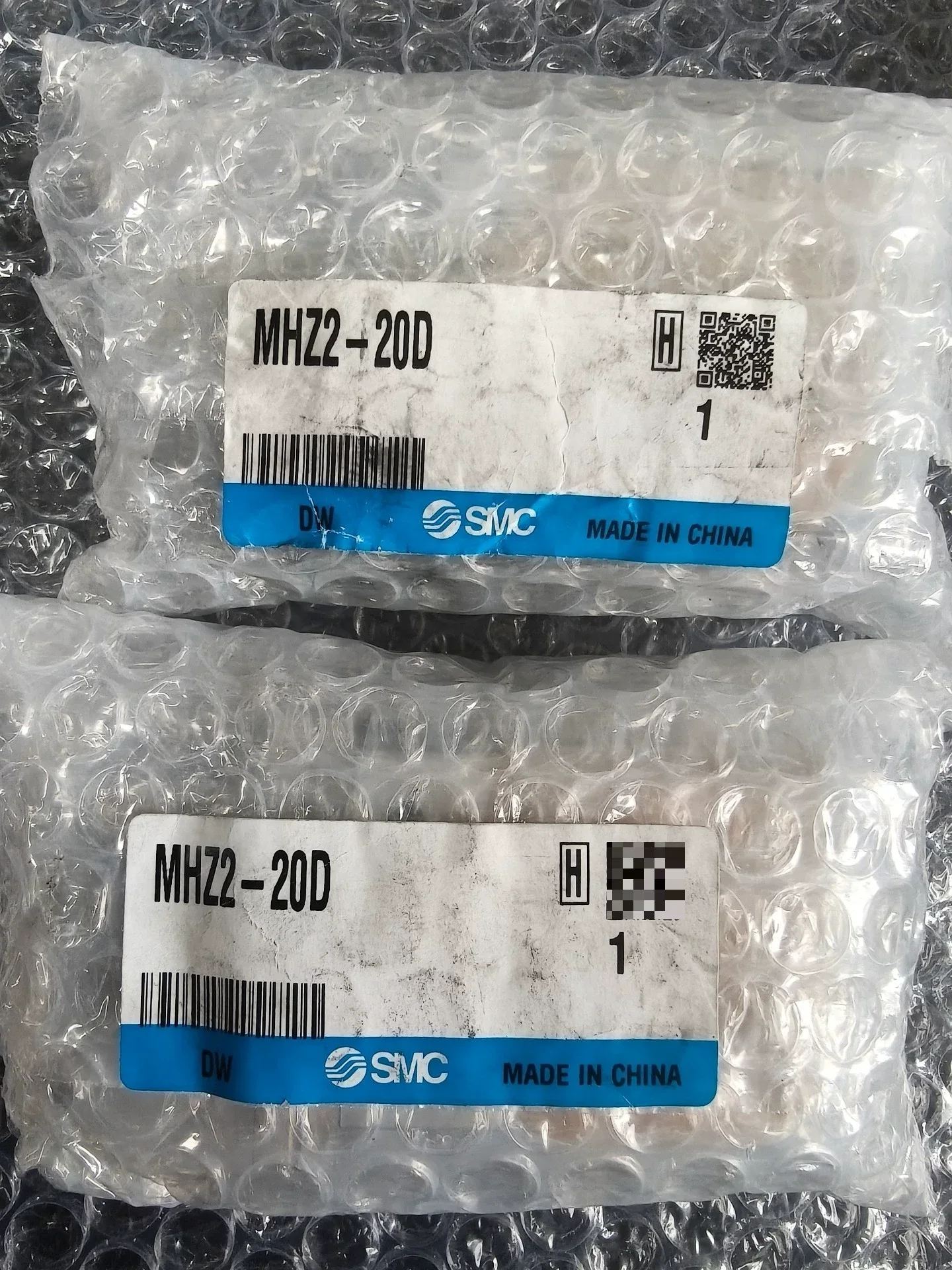 SMC MHZ2-20D Industrial Automation Component — product photo 1 of 8