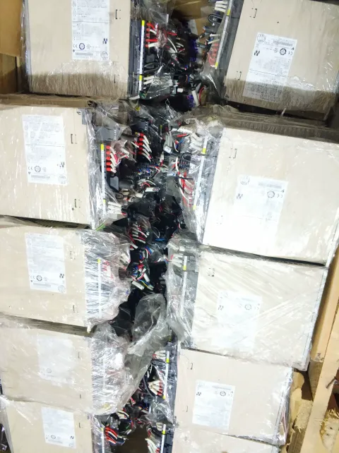 Yaskawa SGDV-2R8A11A Motor & Drive Component — product photo 6 of 14