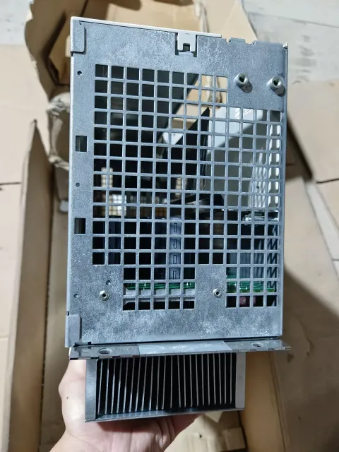 Siemens 6SN1124-1AA00-0EA2 Motor & Drive Component — product photo 9 of 16