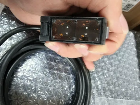 OMRON E3JK-RR12-C Industrial Sensor — product photo 4 of 5