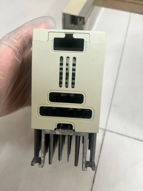 Mitsubishi Electric FR-E520S-0.4K Motor & Drive Component product photo 2