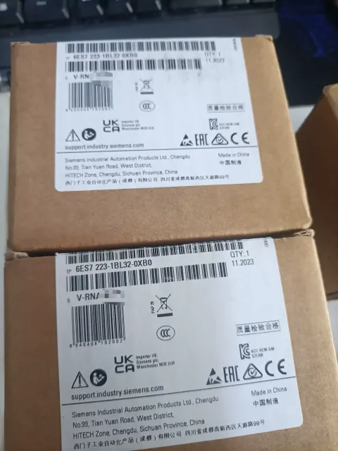 Siemens 6ES7 223-1BL32-0XB0 I/O Module — product photo 2 of 9