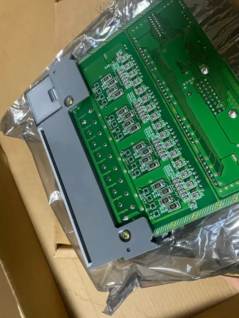 Allen-Bradley / Rockwell Automation 1746-OB16E Series C Industrial Automation Component product photo 2