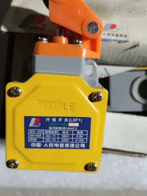 PEOPLE / 中国人民电器集团 LXP1 3SE3-100 Industrial Sensor — product photo 4 of 5