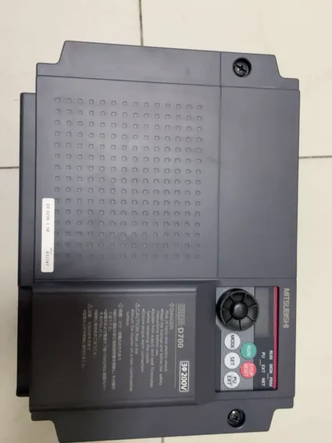Mitsubishi Electric FR-D720-7.5K Motor & Drive Component product photo 1