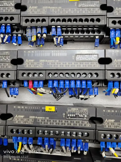 Mitsubishi Electric AJ65SBTB1-16D I/O Module — product photo 12 of 28