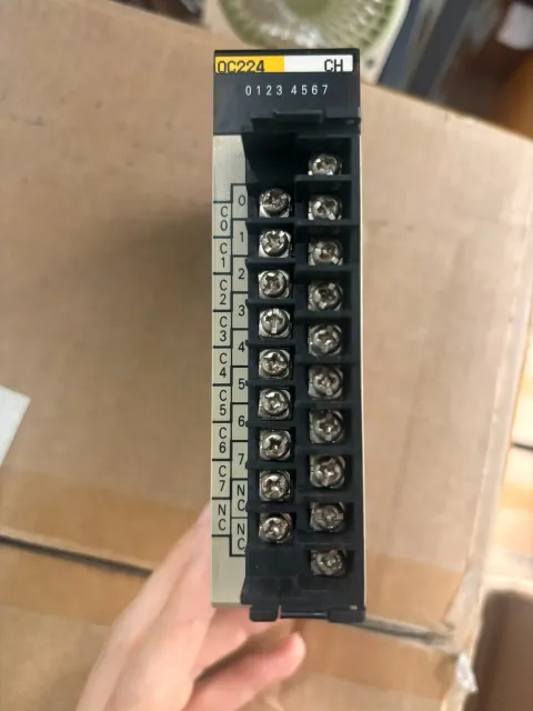 OMRON C200H-OC224 PLC Module — product photo 4 of 10