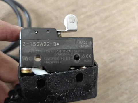 ATC Z-15GW22-B Industrial Sensor product photo 3
