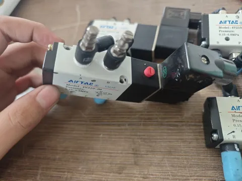 AirTAC 4V210-06 Industrial Automation Component — product photo 8 of 19