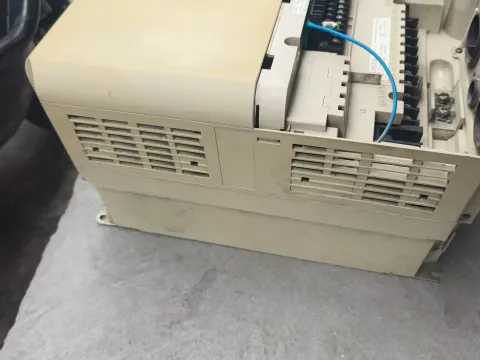 Yaskawa / 安川 CIMR-G7B4011 Motor & Drive Component product photo 4