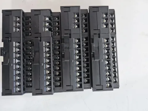 Mitsubishi Electric AJ65SBTB1-16T1 Industrial Automation Component — product photo 7 of 12