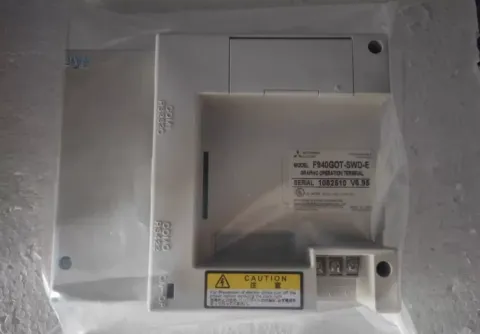Mitsubishi Electric F940GOT-SWD-E Industrial Automation Component product photo 3