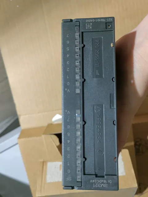 Siemens 6ES7321-7BH01-0AB0 PLC Module — product photo 4 of 7