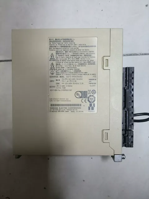 Yaskawa SGD7S-R90A30A002 Motor & Drive Component product photo 2