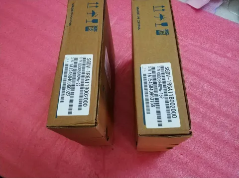 Yaskawa SGDV-1R6A11B002000 Motor & Drive Component product photo 2